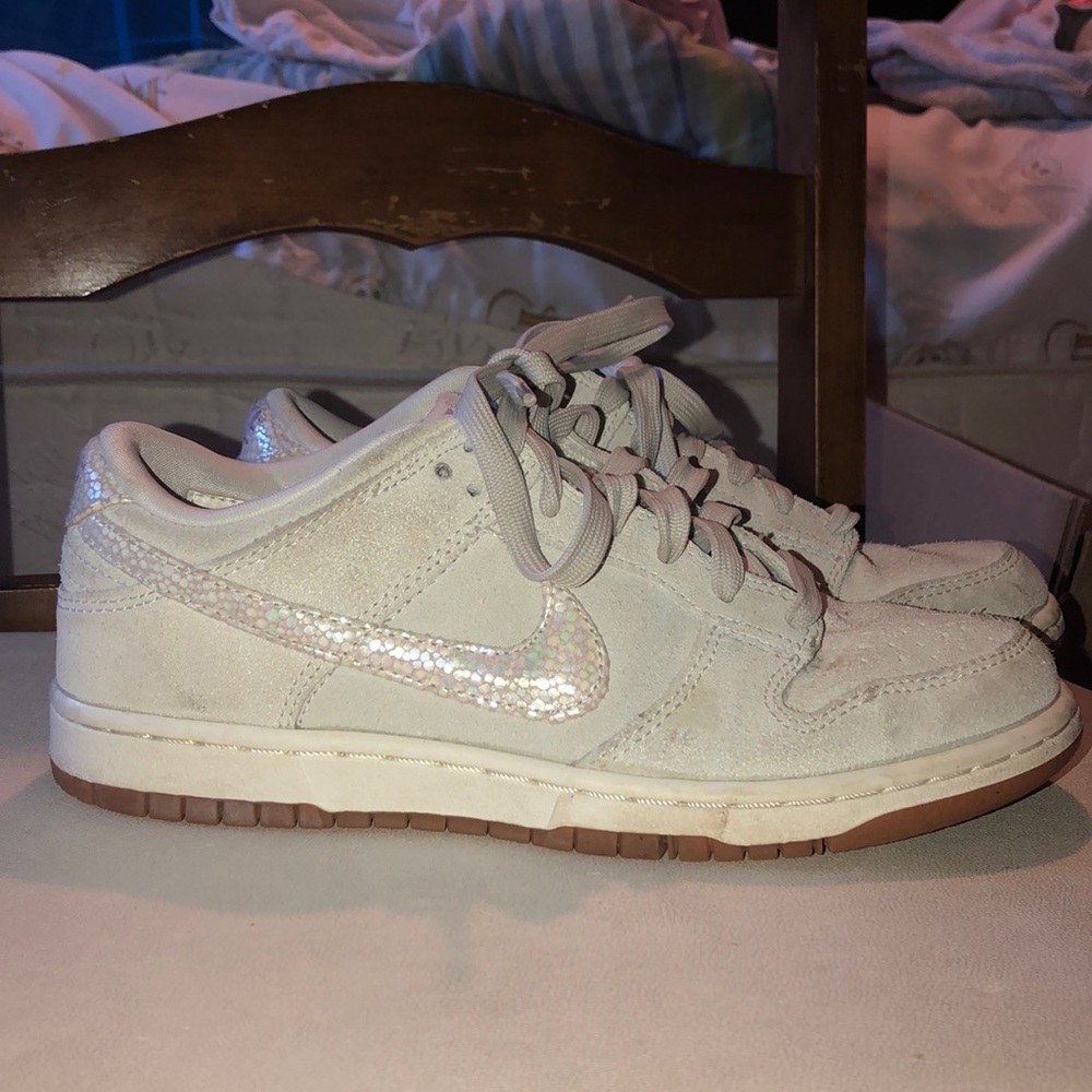 Women’s suede Nike low top sneakers